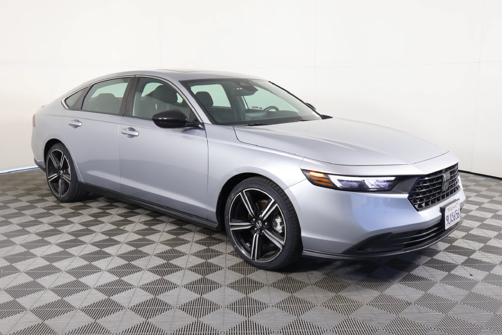 Used 2024 Honda Accord Sport image 3