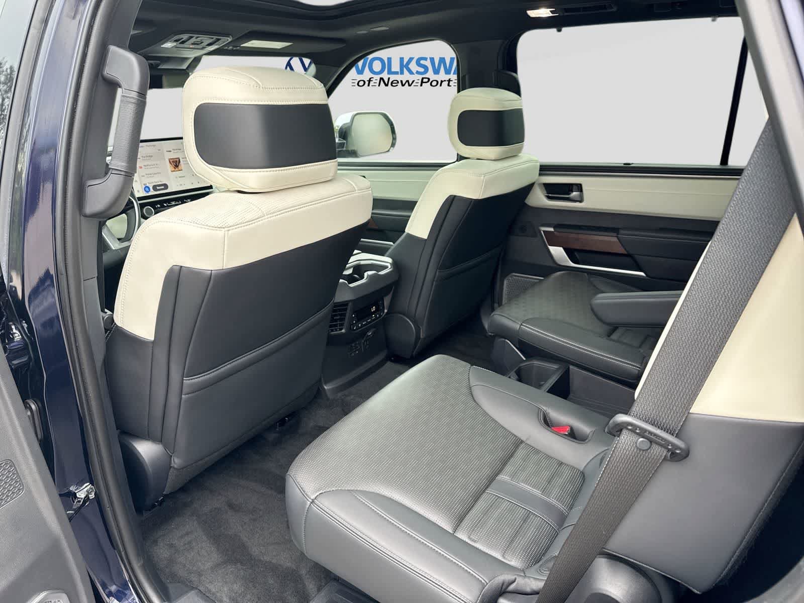 Used 2025 Toyota Sequoia Capstone AWD/4WD image 24
