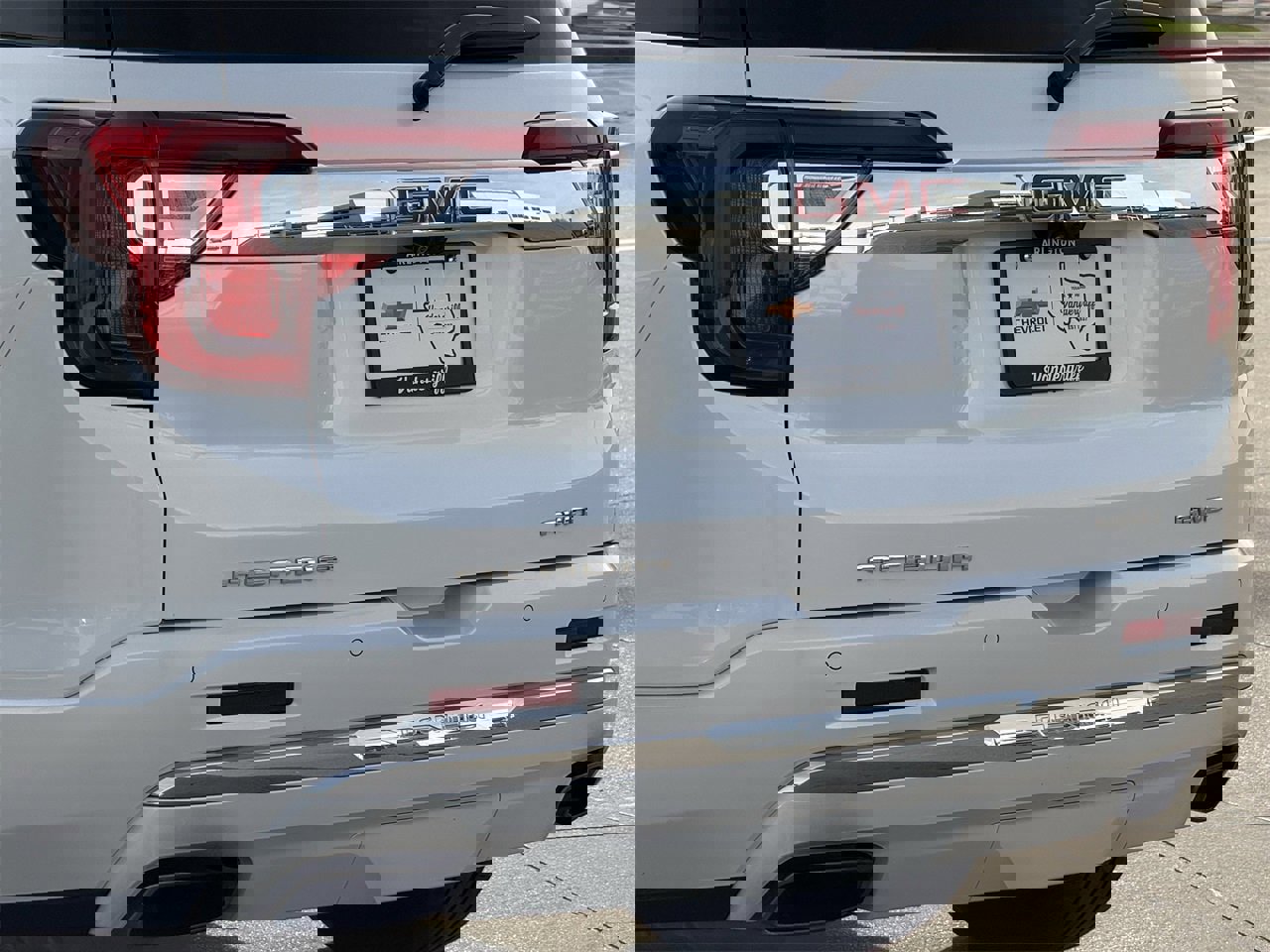 Used 2023 GMC Acadia Denali w/ Denali Ultimate Package image 6