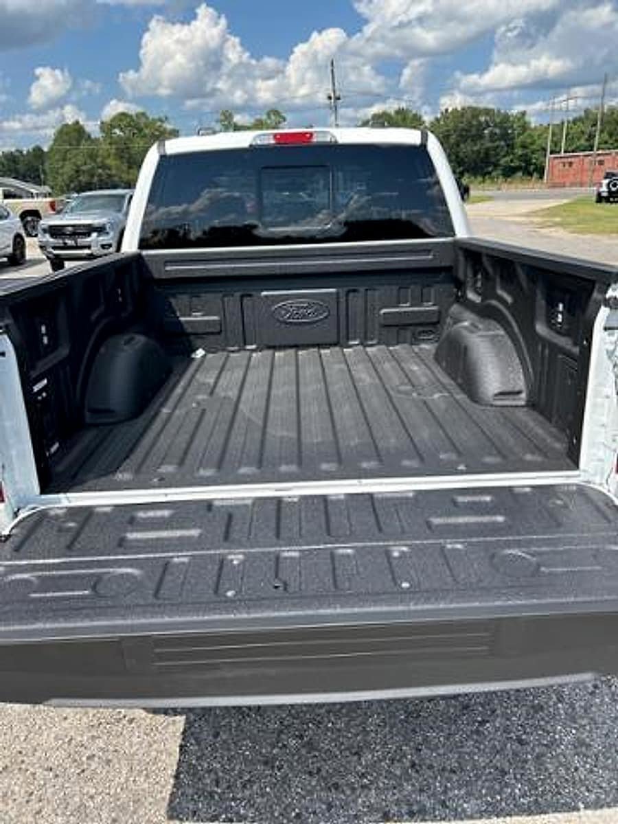 New 2025 Ford F150 Lariat w/ Equipment Group 501A Mid image 8