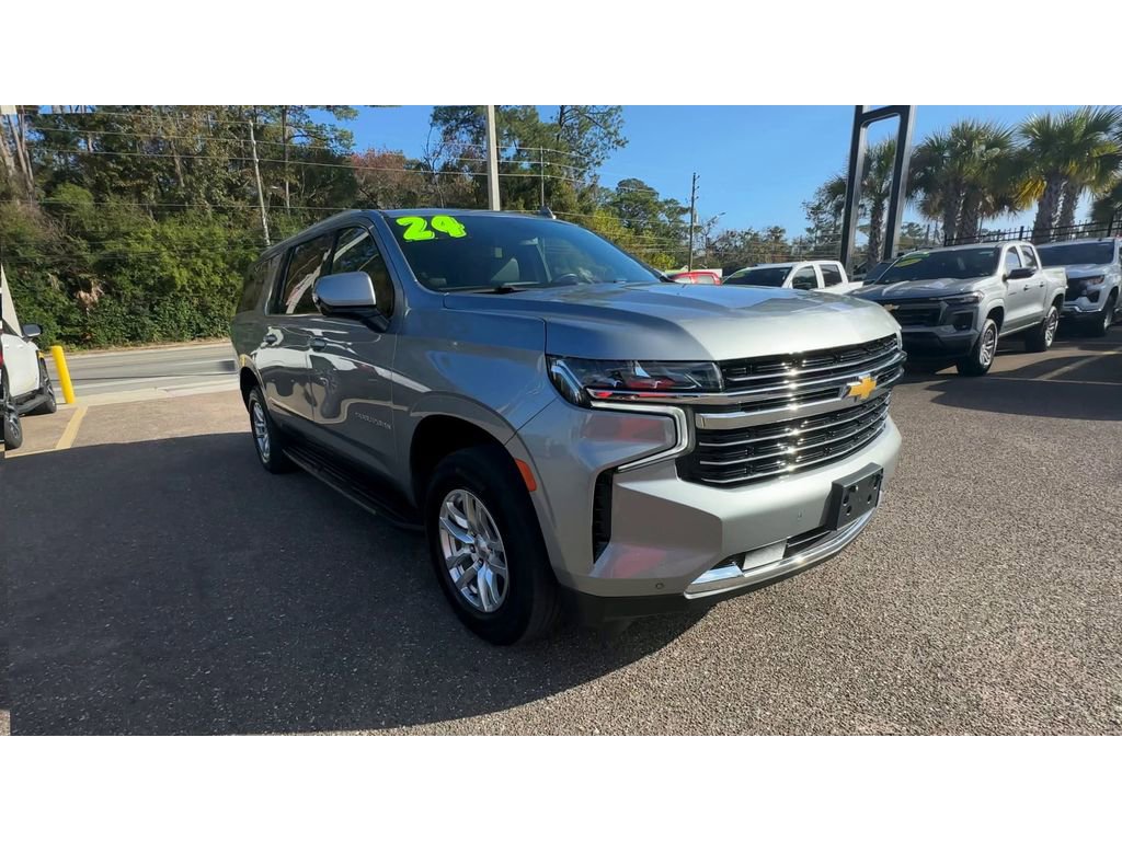 Used 2024 Chevrolet Suburban LT image 8