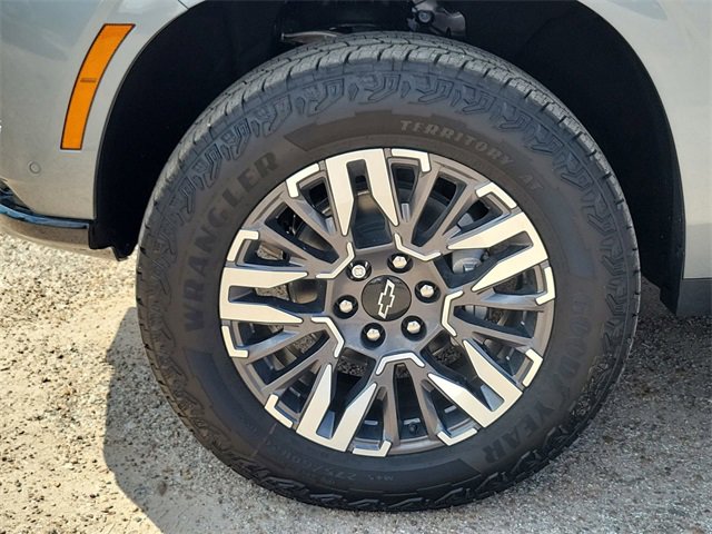 New 2026 Chevrolet Suburban Z71 image 34