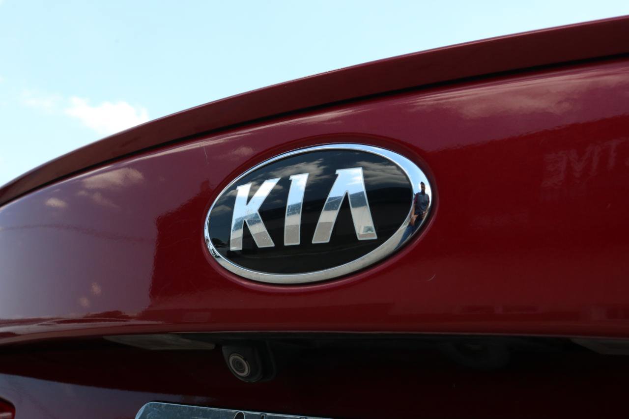 Used 2018 Kia Optima S w/ Panoramic Sunroof Package FWD image 14