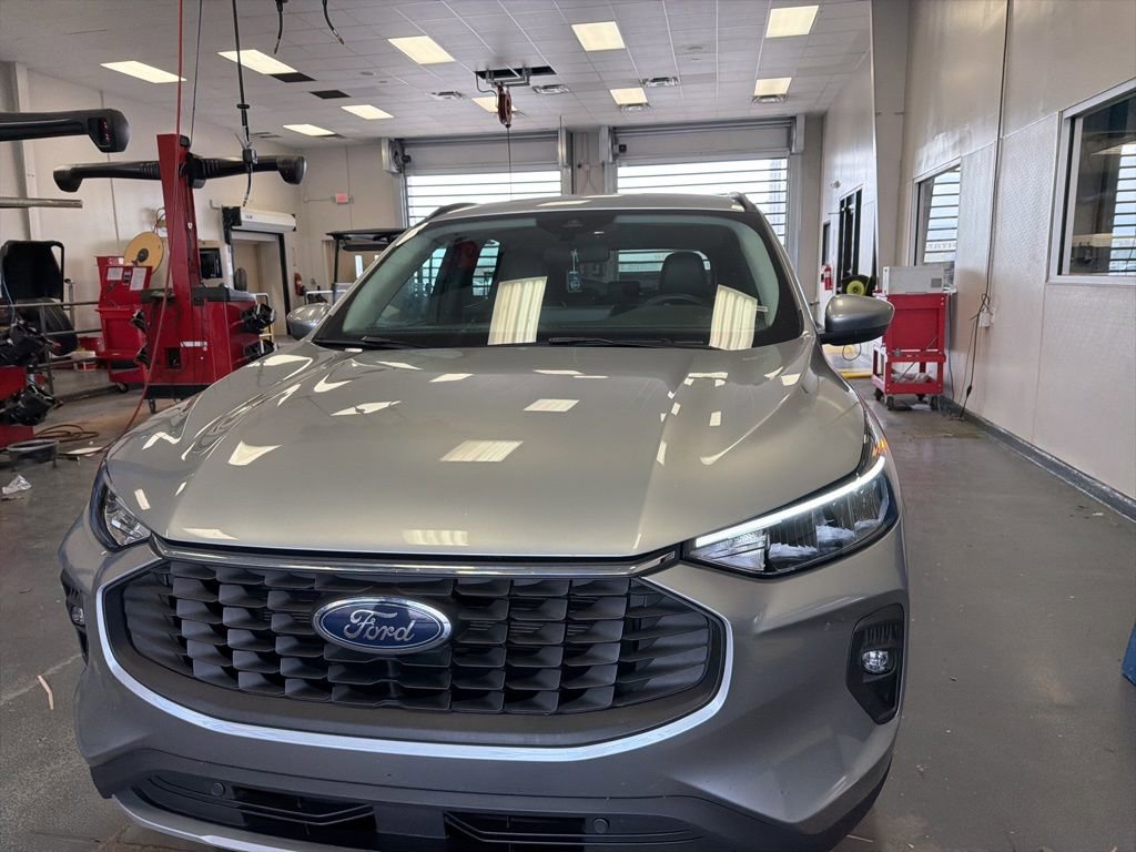 Used 2023 Ford Escape SE image 5