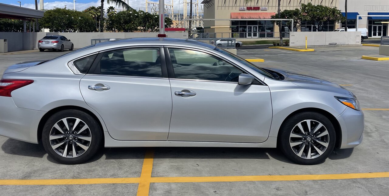 Used 2017 Nissan Altima 2.5 SV FWD image 5