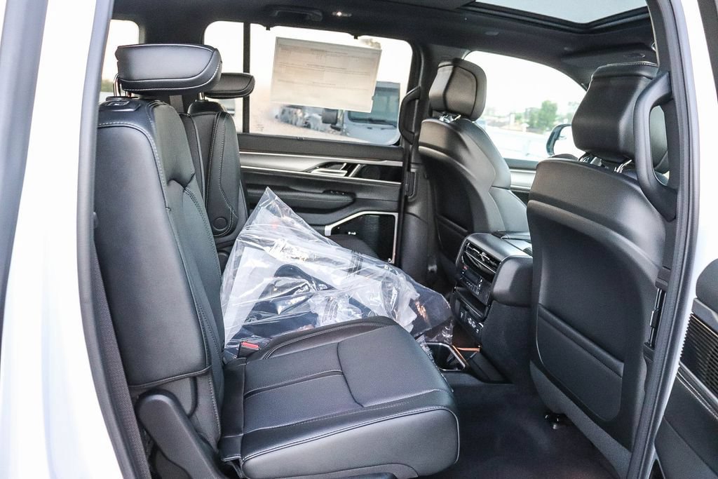 New 2026 Jeep Grand Wagoneer Limited AWD/4WD image 19