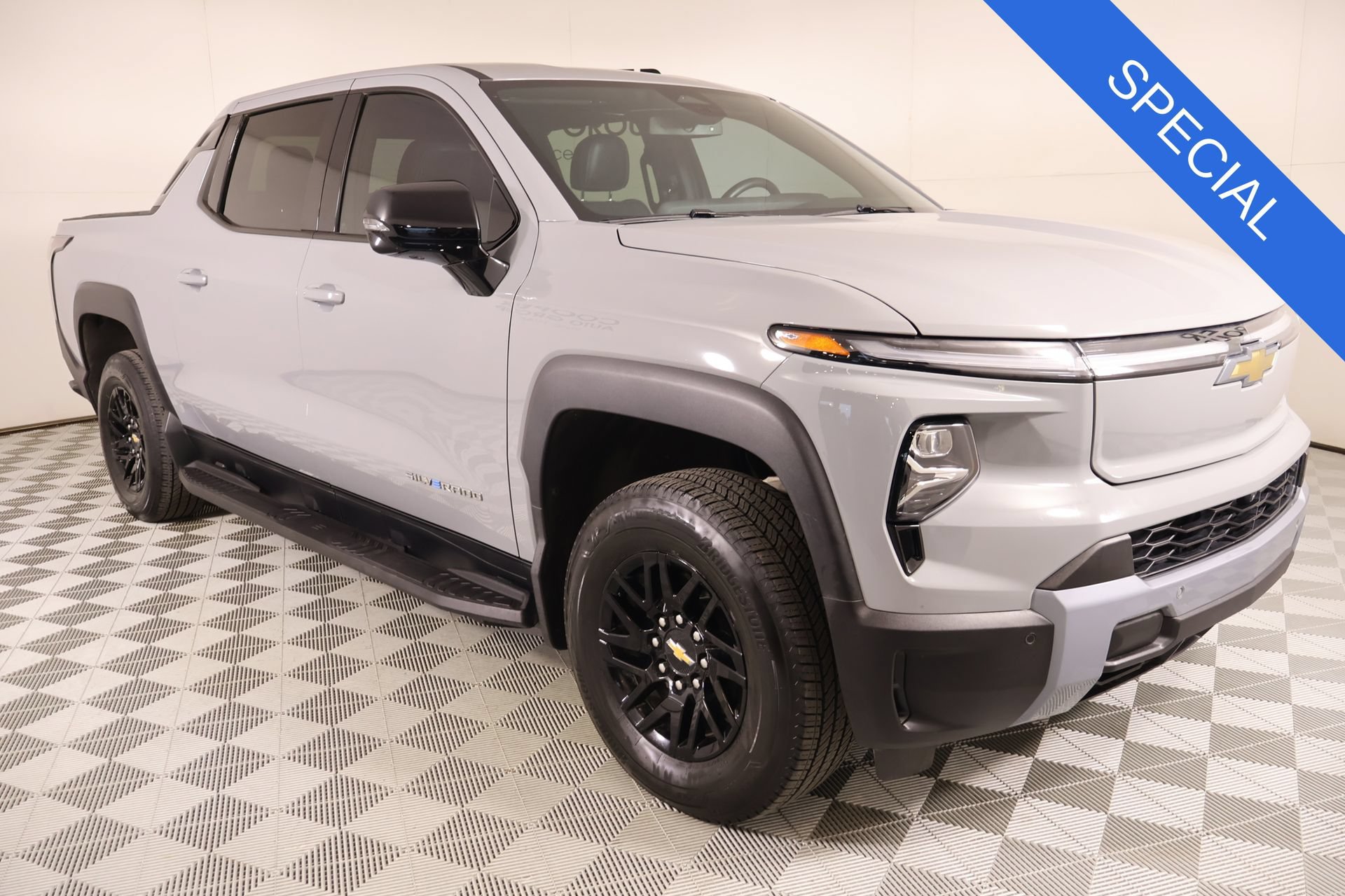 Used 2025 Chevrolet Silverado EV LT