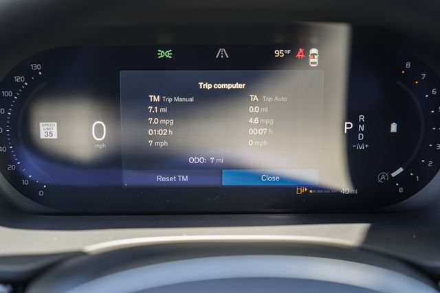 New 2027 Volvo XC60 B5 Plus AWD/4WD image 45