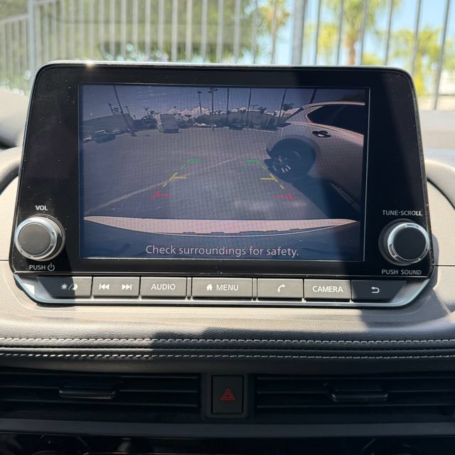 Used 2024 Nissan Rogue S FWD image 17