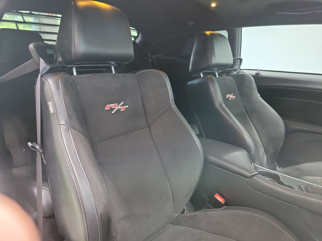 Used 2015 Dodge Challenger R/T Scat Pack w/ Leather Interior Group RWD image 18