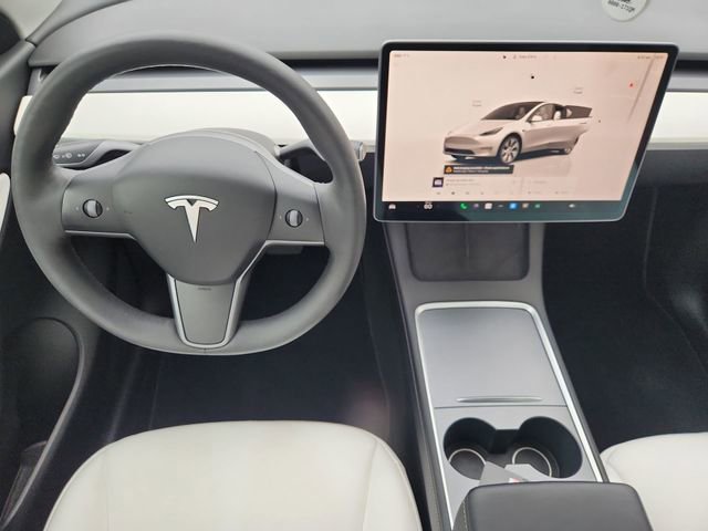 Used 2022 Tesla Model Y Long Range image 11