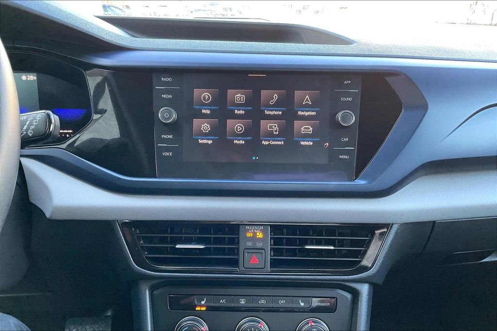 Used 2022 Volkswagen Taos SE image 15