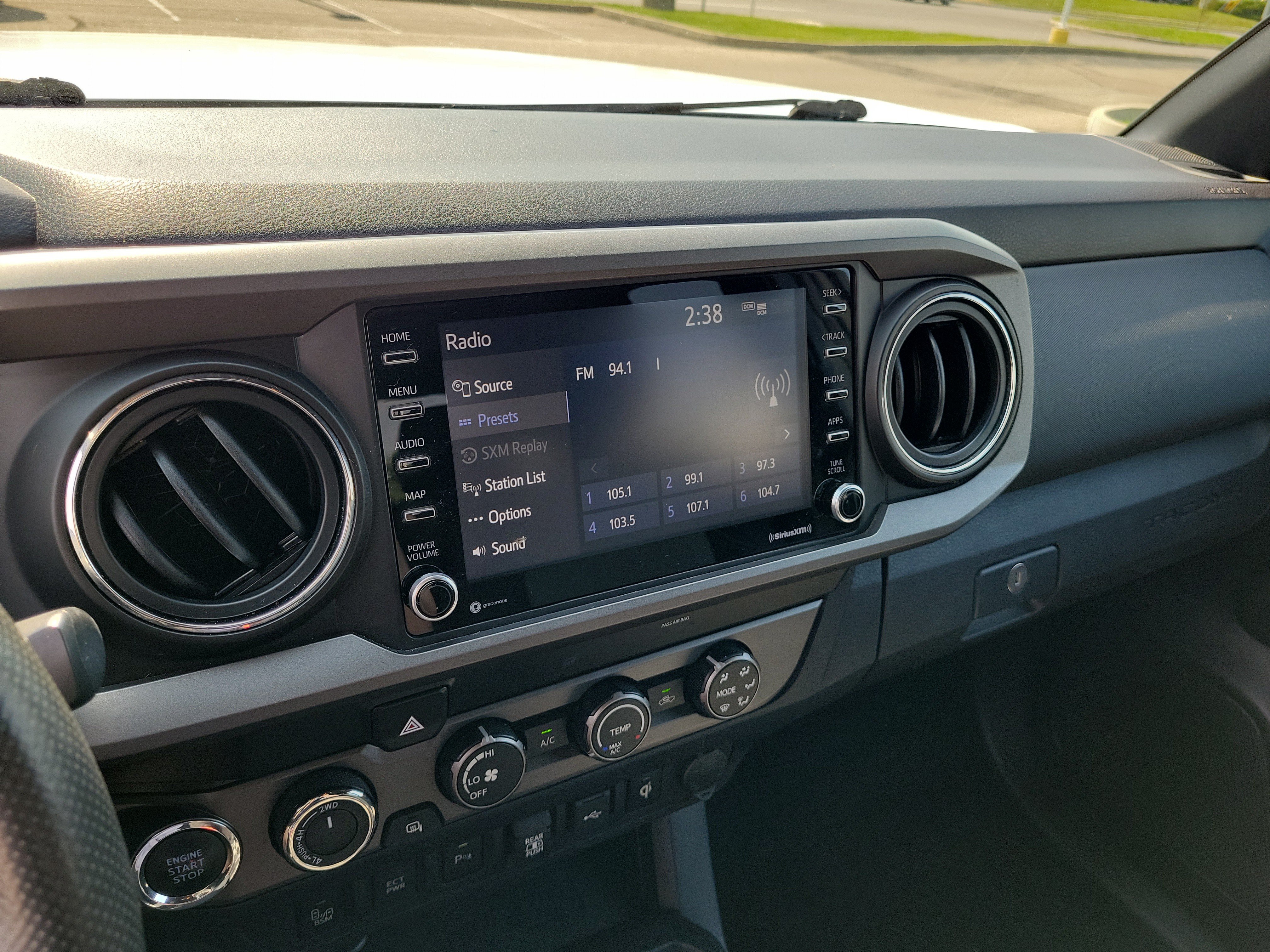 Used 2020 Toyota Tacoma TRD Off-Road w/ Technology Package AWD/4WD image 27