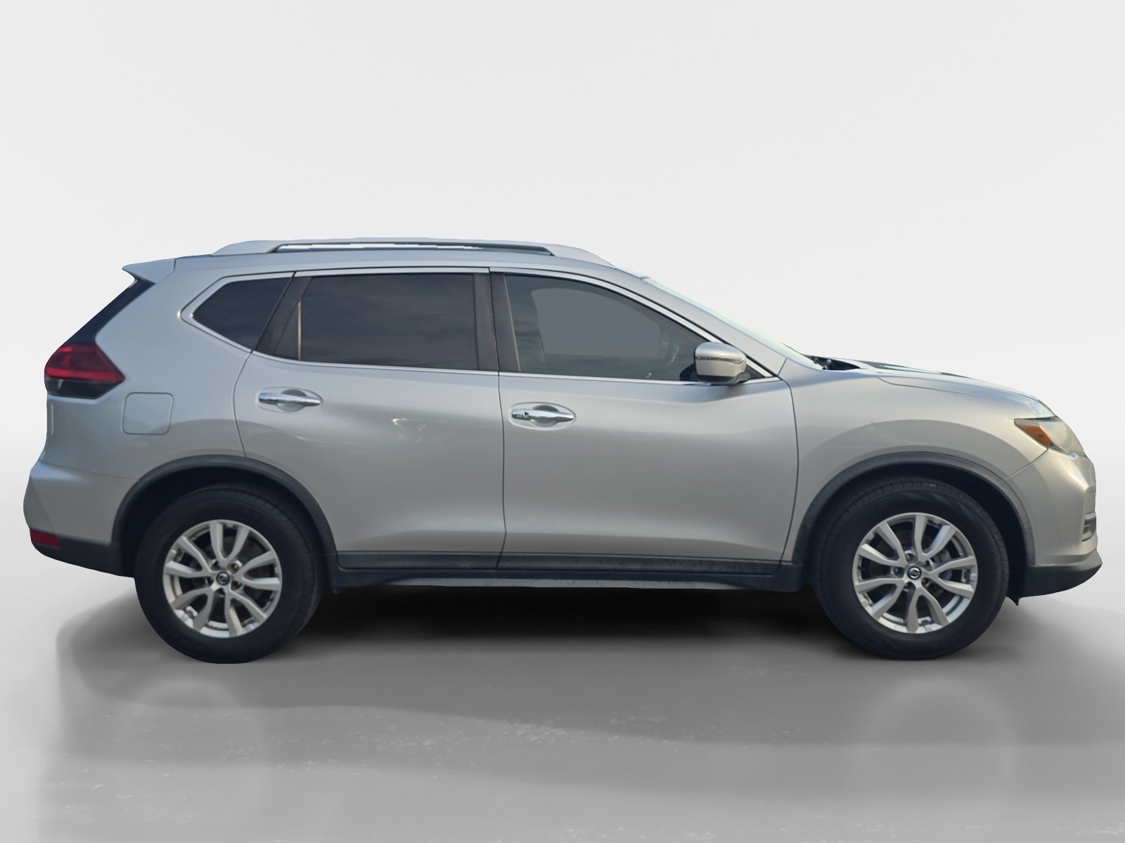 Used 2018 Nissan Rogue SV FWD image 7