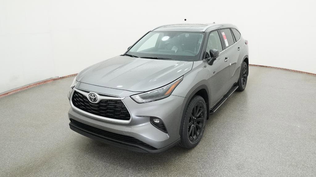 New 2025 Toyota Highlander XLE image 3