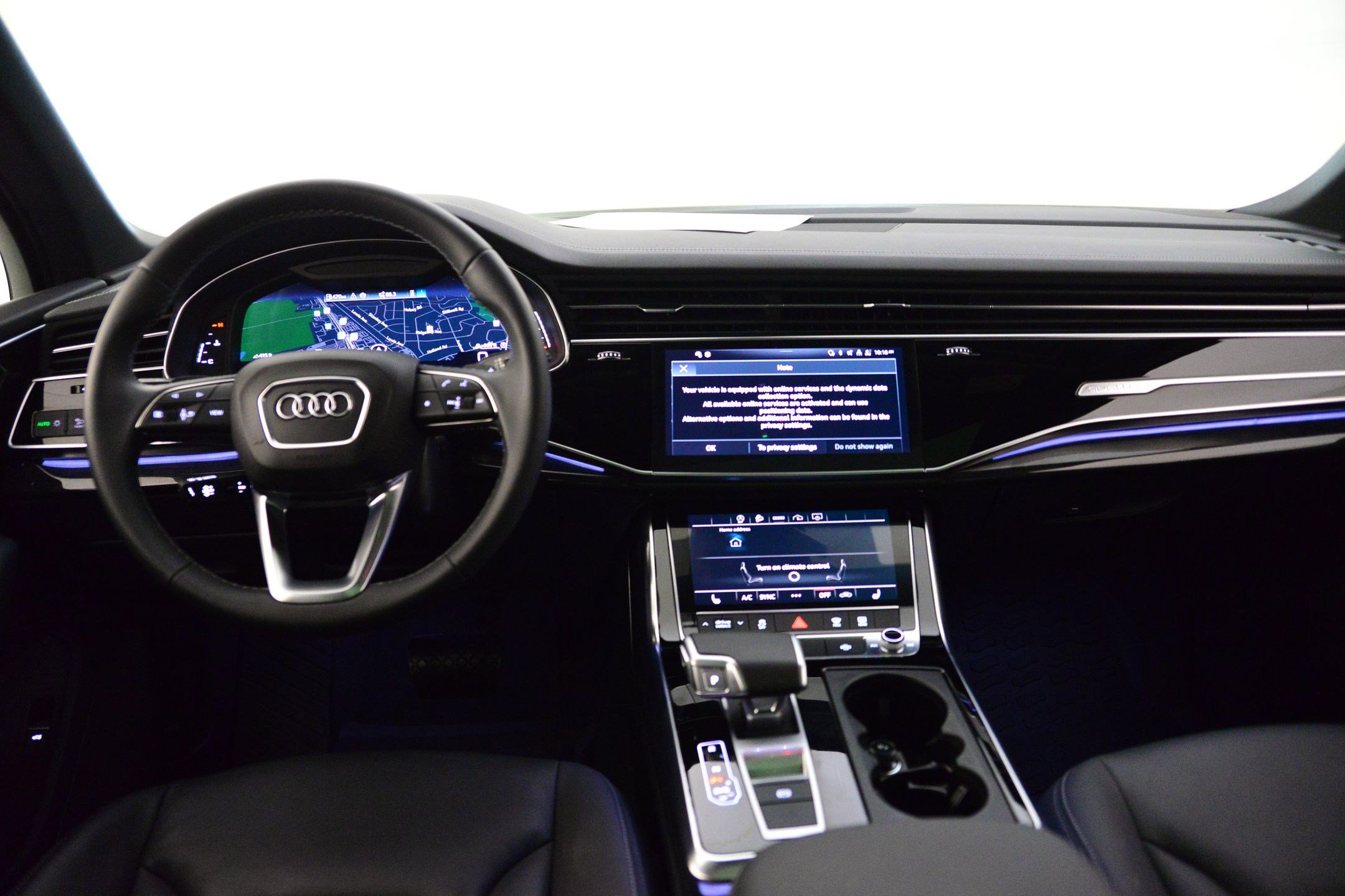 Used 2025 Audi Q7 Premium w/ Convenience Package image 3