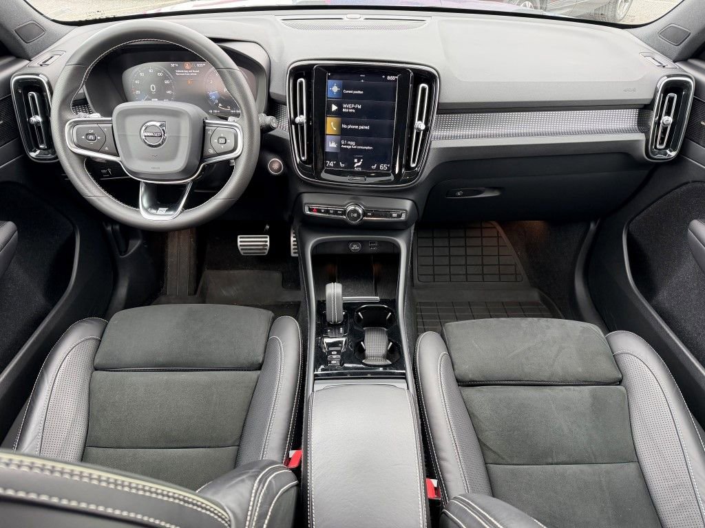 Used 2020 Volvo XC40 T5 R-Design w/ Protection Package Premier image 2