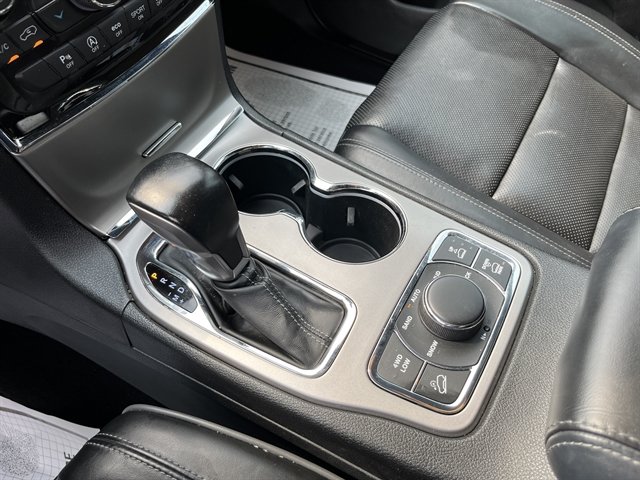 Used 2020 Jeep Grand Cherokee Overland AWD/4WD image 29