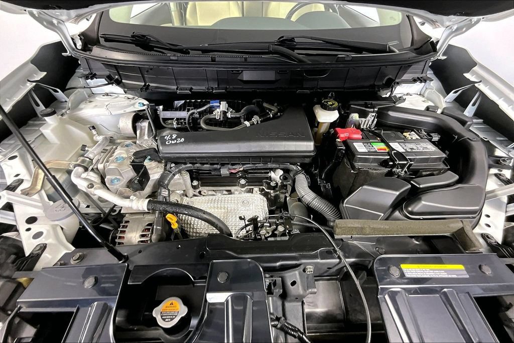 Used 2019 Nissan Rogue SV w/ Premium Package FWD image 9