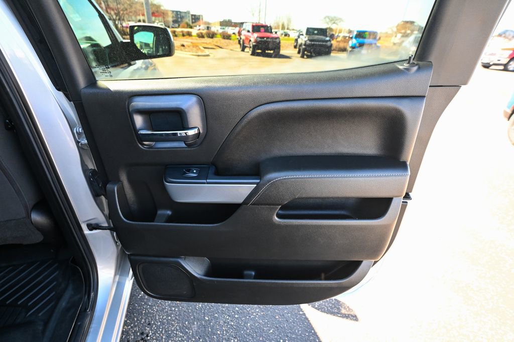 Used 2018 Chevrolet Silverado 1500 LT w/ All Star Edition image 29