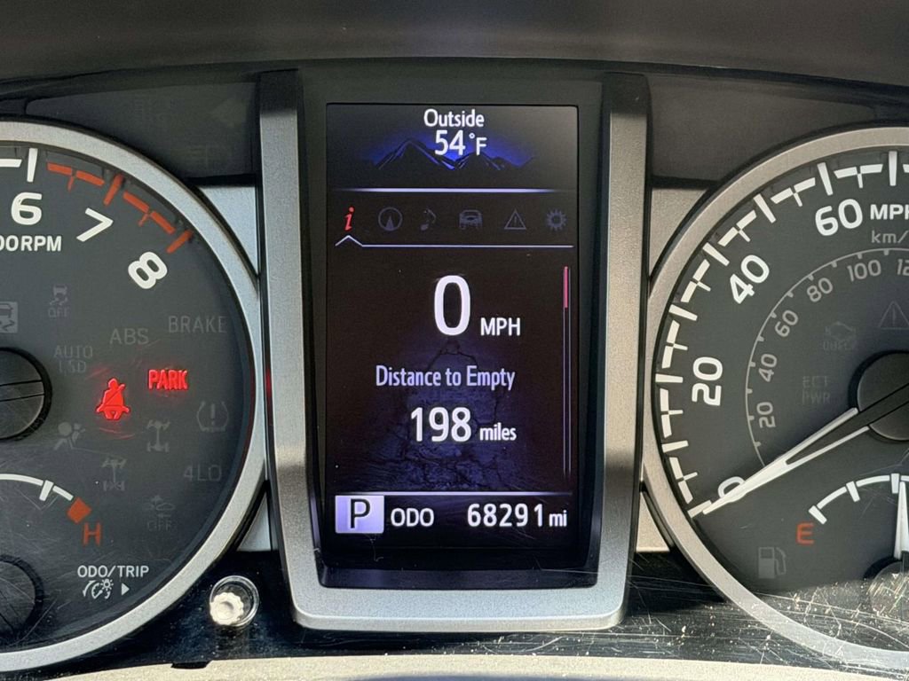 Used 2018 Toyota Tacoma SR5 image 10