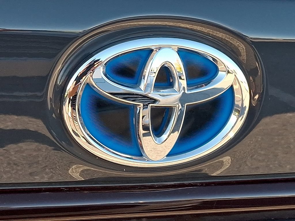 Used 2025 Toyota Corolla SE AWD/4WD image 11
