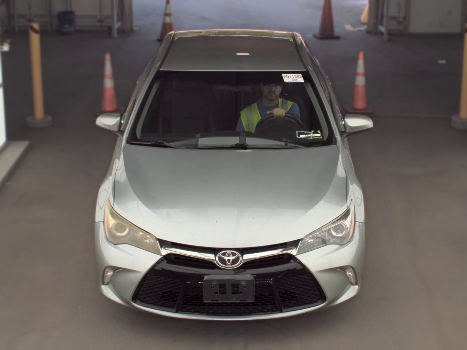 Used 2016 Toyota Camry SE FWD video 2