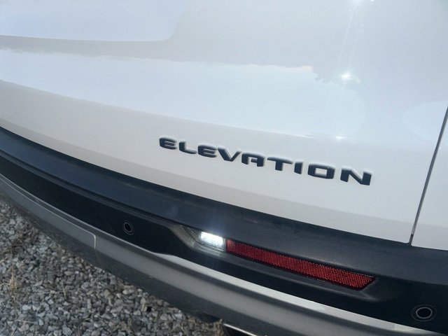 Used 2025 GMC Acadia Elevation image 7