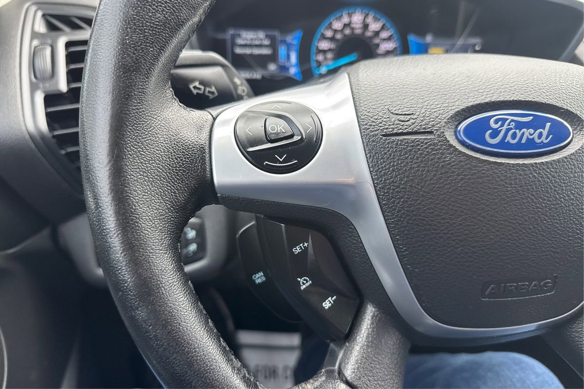 Used 2016 Ford C-MAX Energi SEL w/ Equipment Group 302A image 30