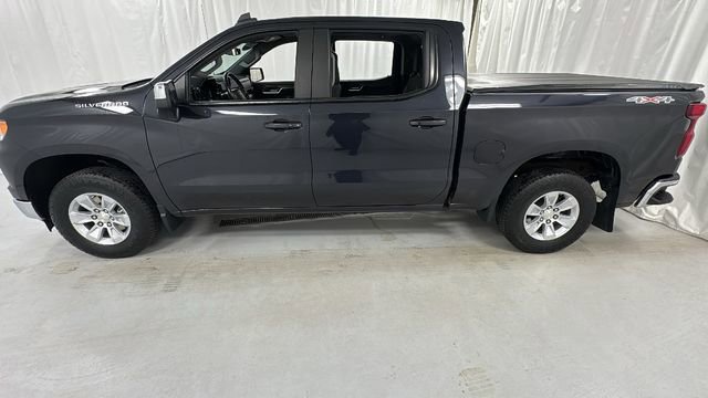 Used 2022 Chevrolet Silverado 1500 LT AWD/4WD image 6