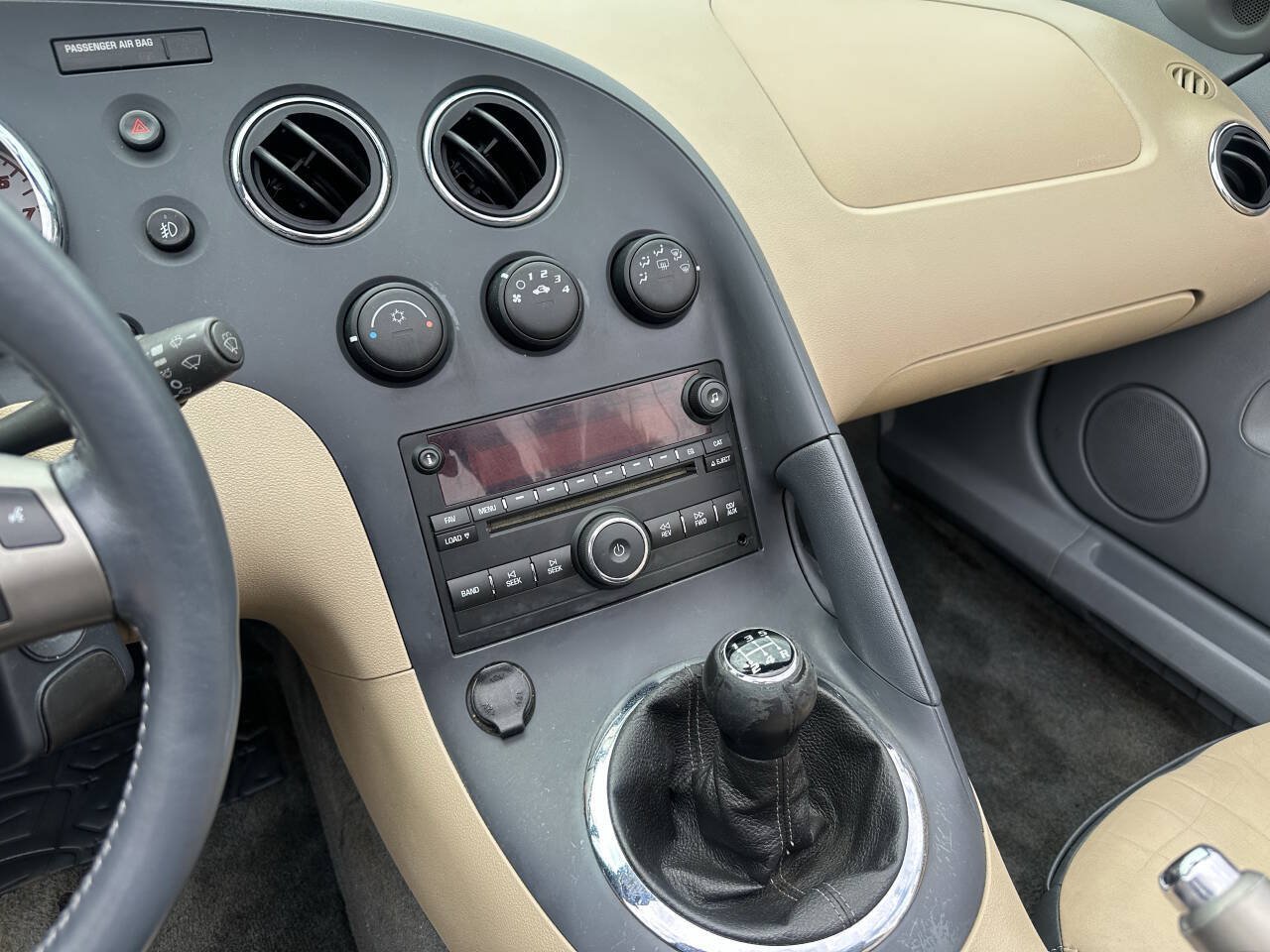 Used 2006 Pontiac Solstice Convertible w/ Premium Package RWD image 14