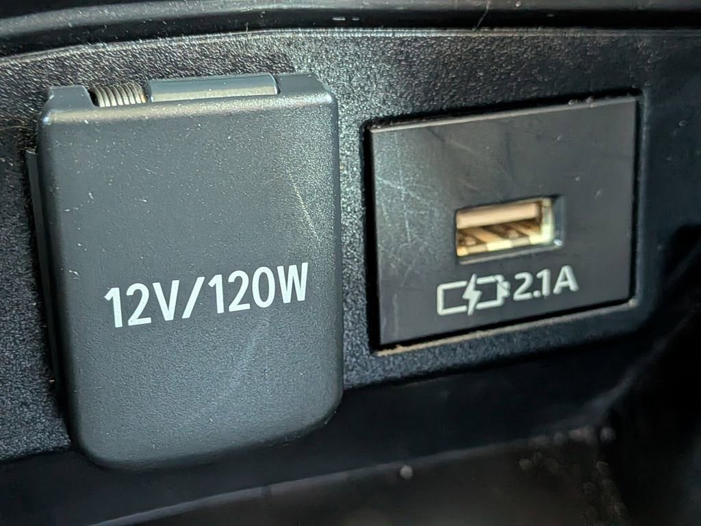 Used 2021 Toyota Corolla LE image 22