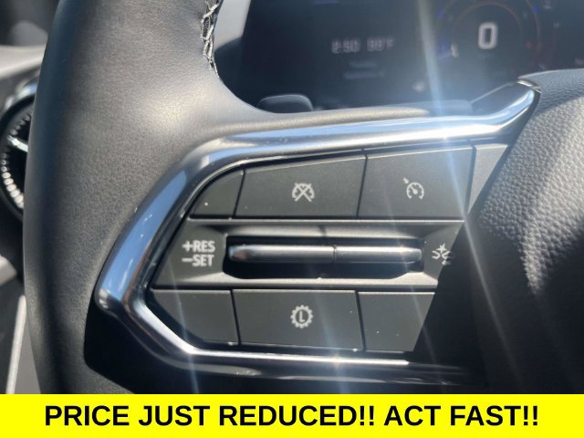 Used 2026 Chevrolet Equinox LT w/ Safety and Technology Package FWD image 23