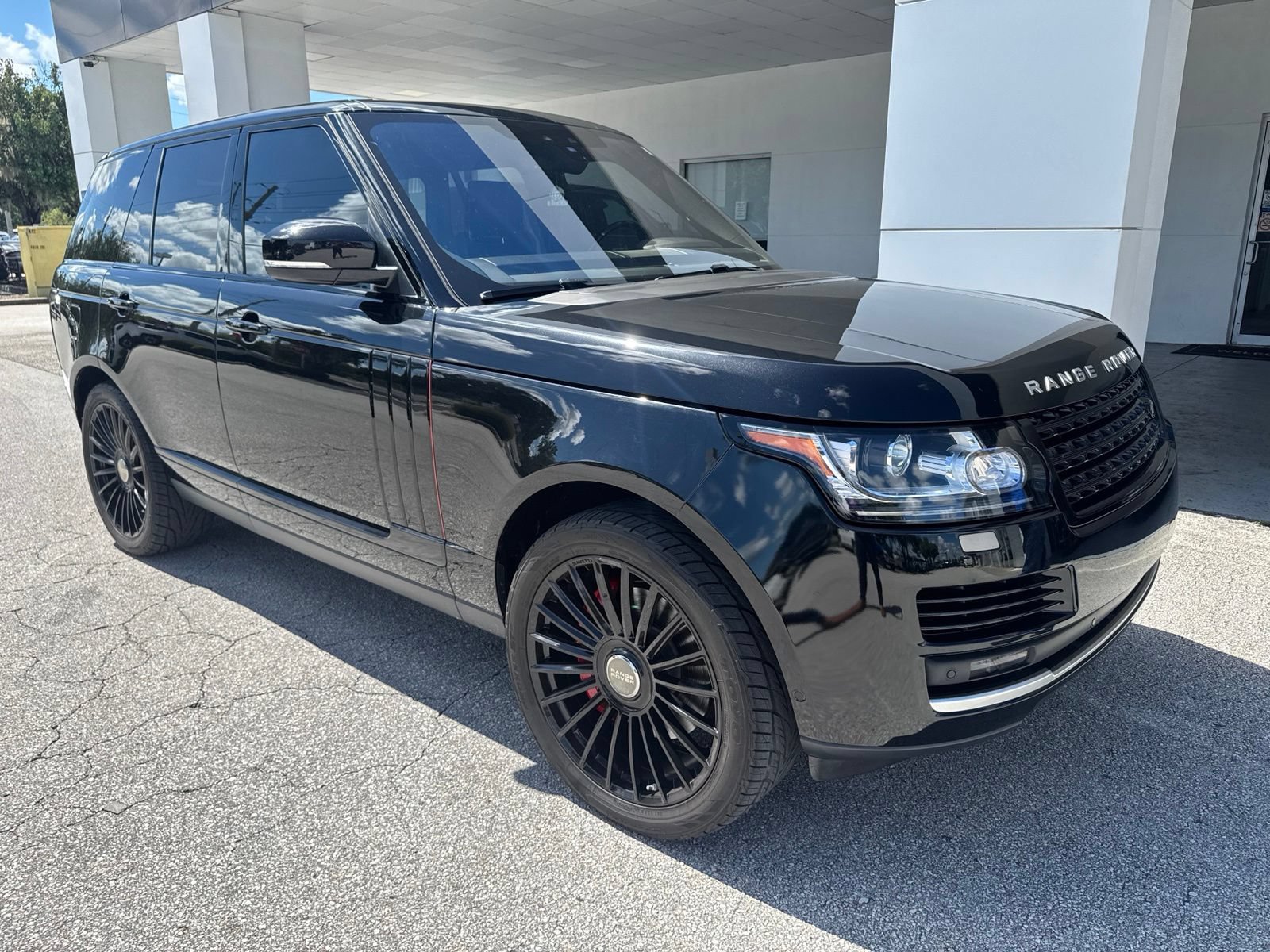 Used 2017 Land Rover Range Rover Supercharged AWD/4WD image 2