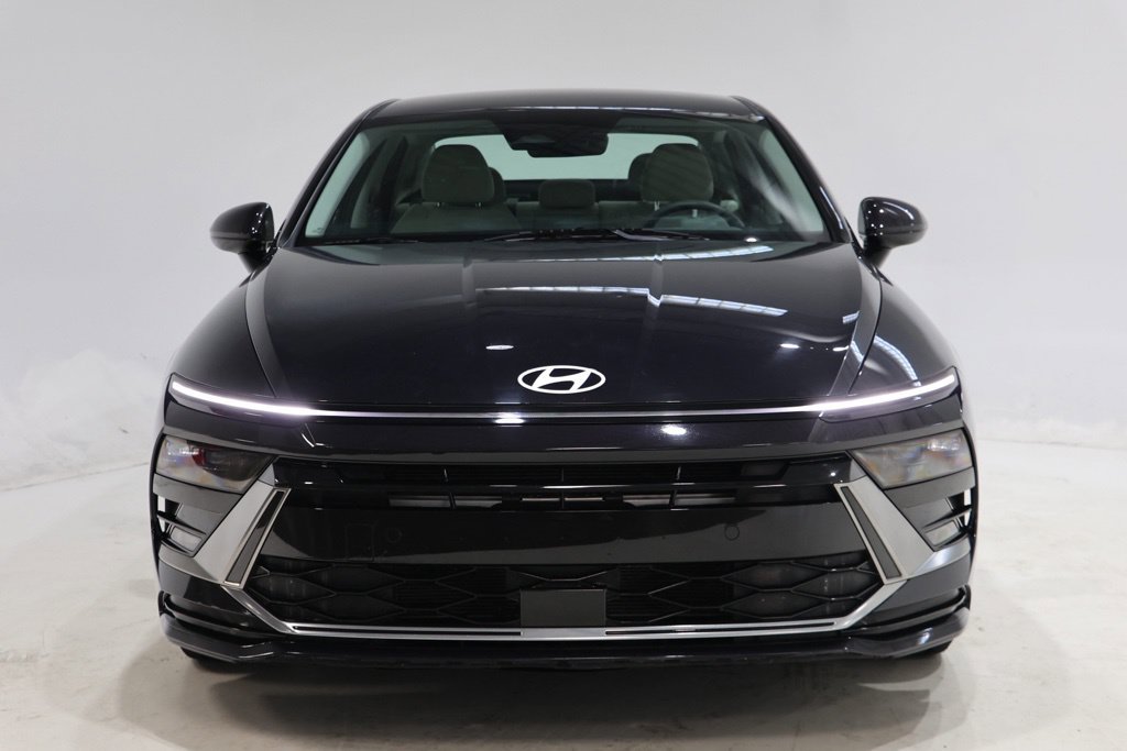 Used 2025 Hyundai Sonata SEL FWD image 2