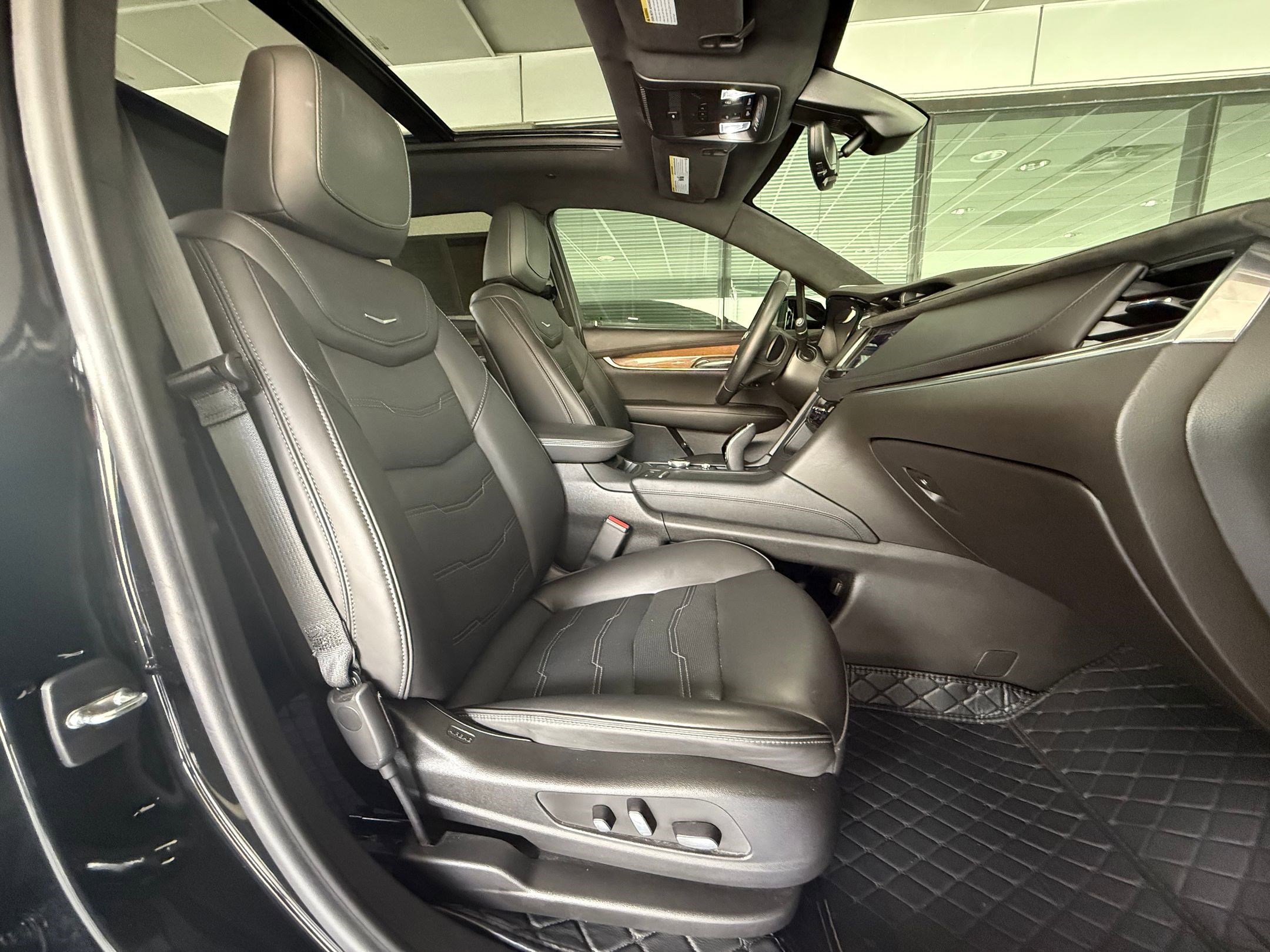 Used 2022 Cadillac XT5 Premium Luxury w/ Platinum Package image 31