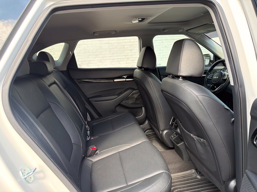 Used 2025 Kia Seltos EX w/ EX Sunroof Package AWD/4WD image 10