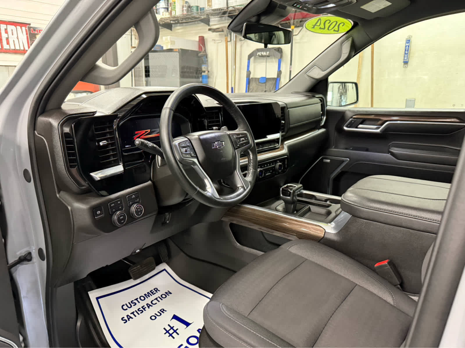 Used 2024 Chevrolet Silverado 1500 RST w/ Convenience Package II AWD/4WD image 9