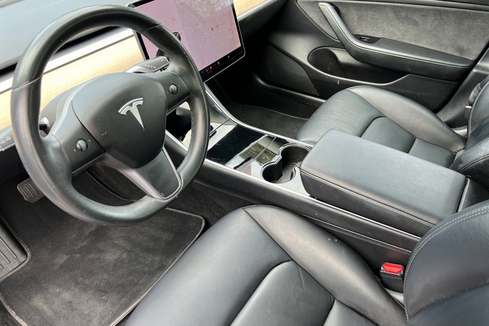 Used 2019 Tesla Model 3 Standard Range image 11