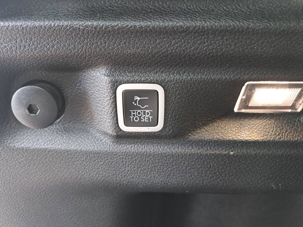 Certified 2023 Jeep Grand Cherokee L Laredo AWD/4WD image 17