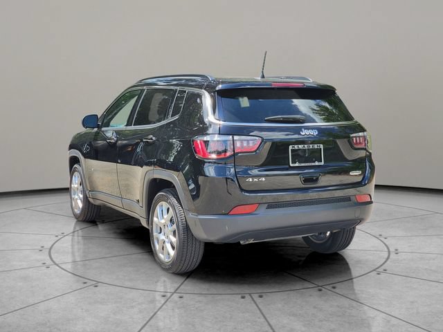 Certified 2024 Jeep Compass Latitude AWD/4WD image 10