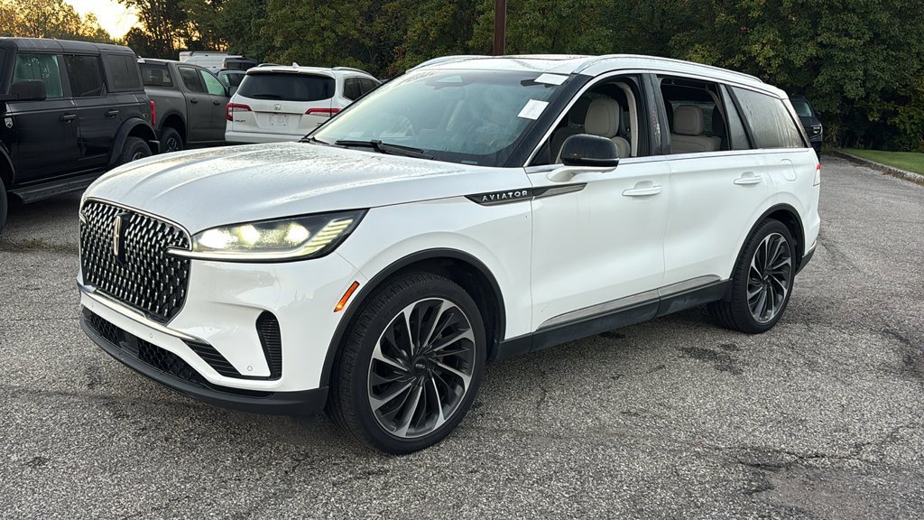 Used 2025 Lincoln Aviator Reserve w/ Equipment Group 201A AWD/4WD image 3