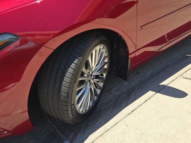 Used 2020 Toyota Avalon Limited FWD image 40