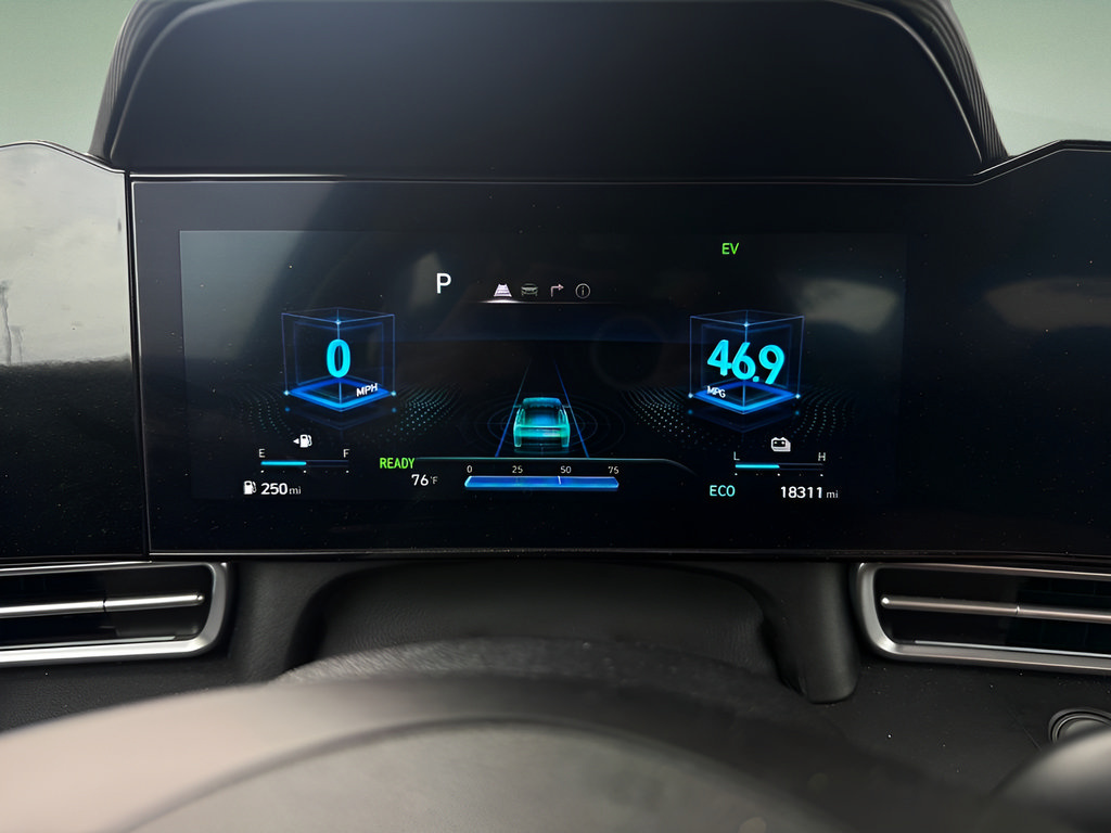 Certified 2024 Hyundai Elantra Limited FWD image 21