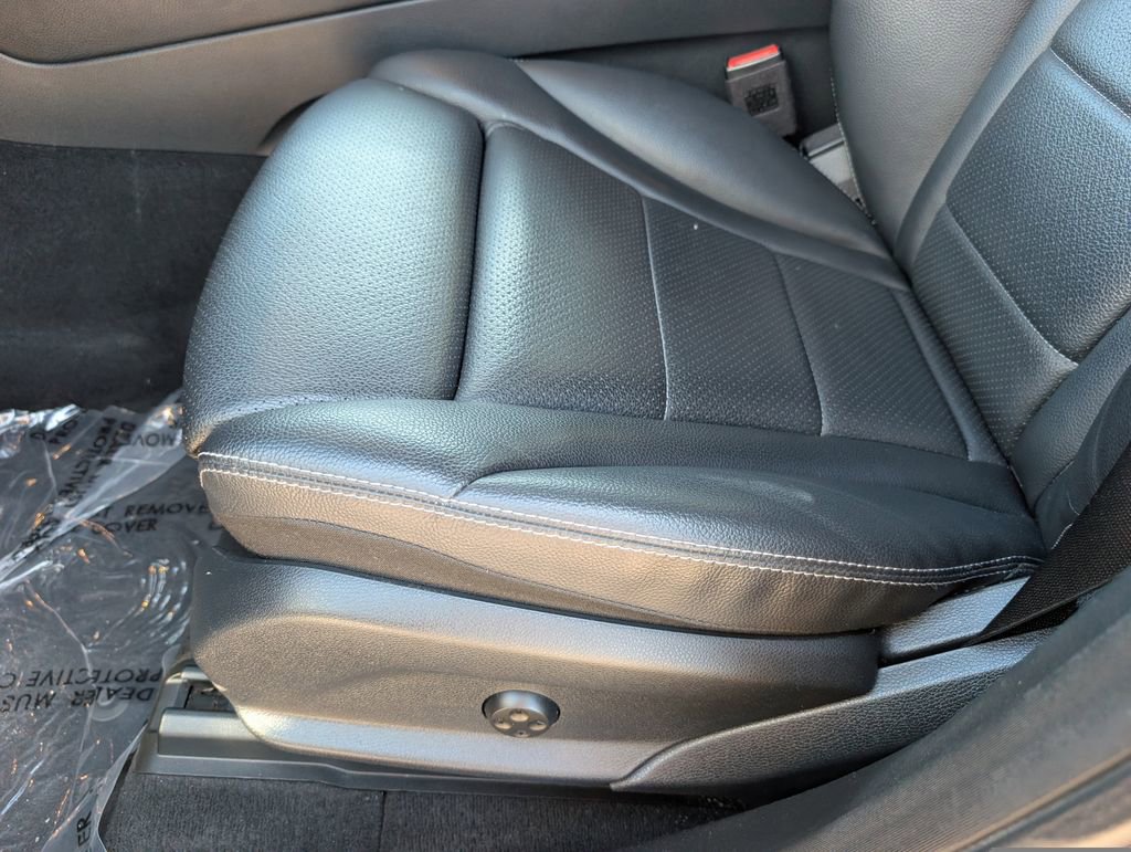 Used 2021 Mercedes-Benz GLC 300 4MATIC image 23