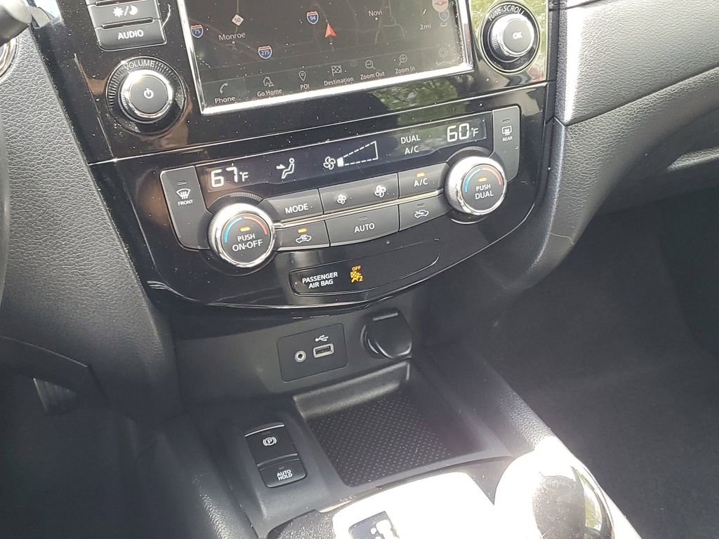 Used 2019 Nissan Rogue SV w/ Premium Package AWD/4WD image 21