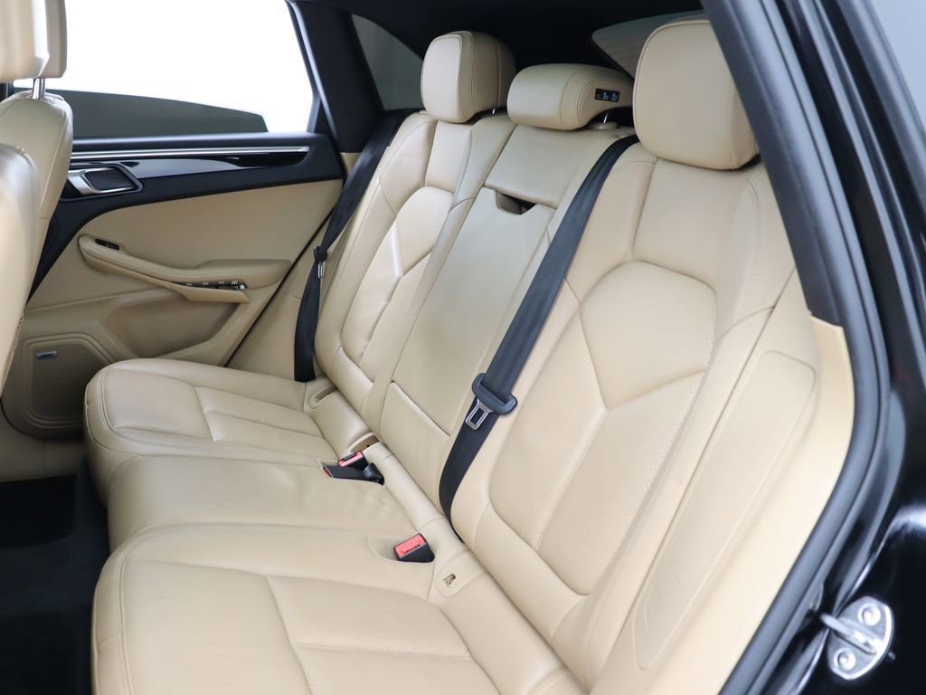 Used 2018 Porsche Macan Sport Edition AWD/4WD image 35