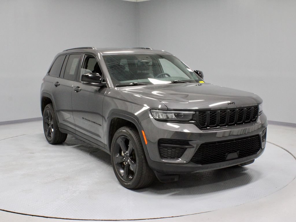 Used 2023 Jeep Grand Cherokee Altitude