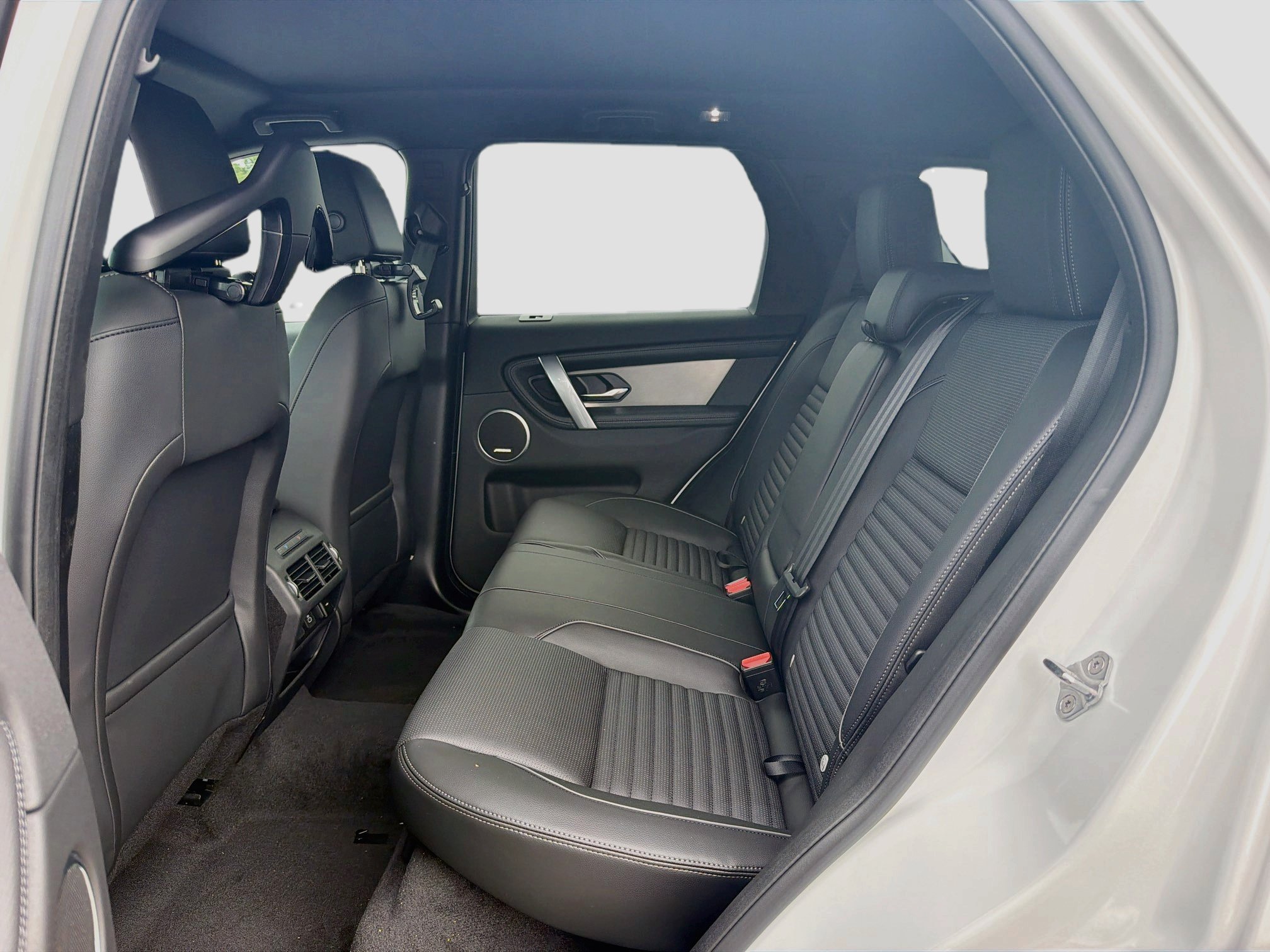 New 2026 Land Rover Discovery Sport Landmark AWD/4WD image 21