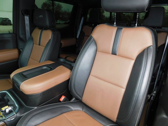 Used 2021 Chevrolet Silverado 1500 High Country w/ Technology Package image 21